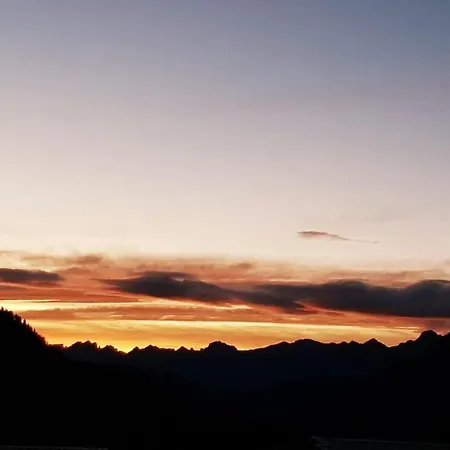 Au Pied Des Pistes